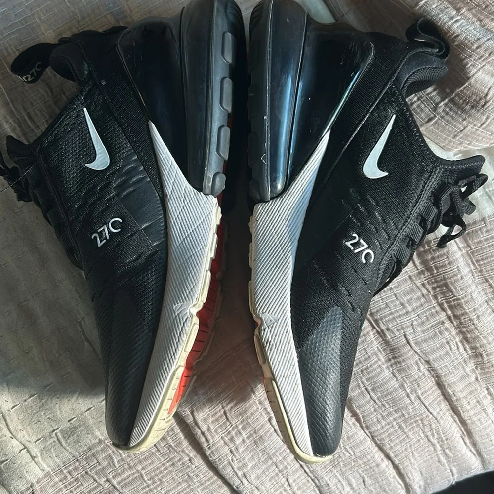Nike shoes - Picture 3 of 3